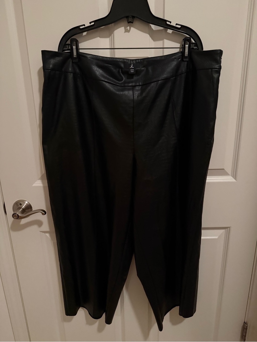 Jason Wu Black Faux Leather Croc Embossed Wide Leg Cropped Pants Women’s 20W EUC